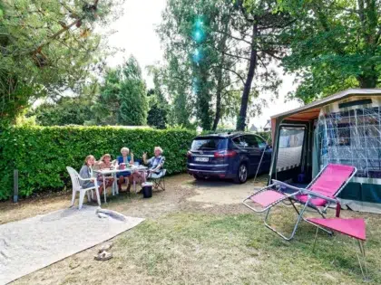 Emplacements 9 camping touesse