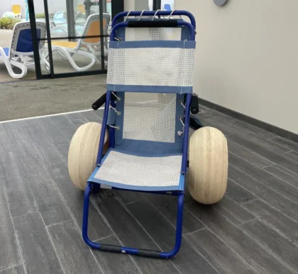 Services 17 fauteuil mise a leau